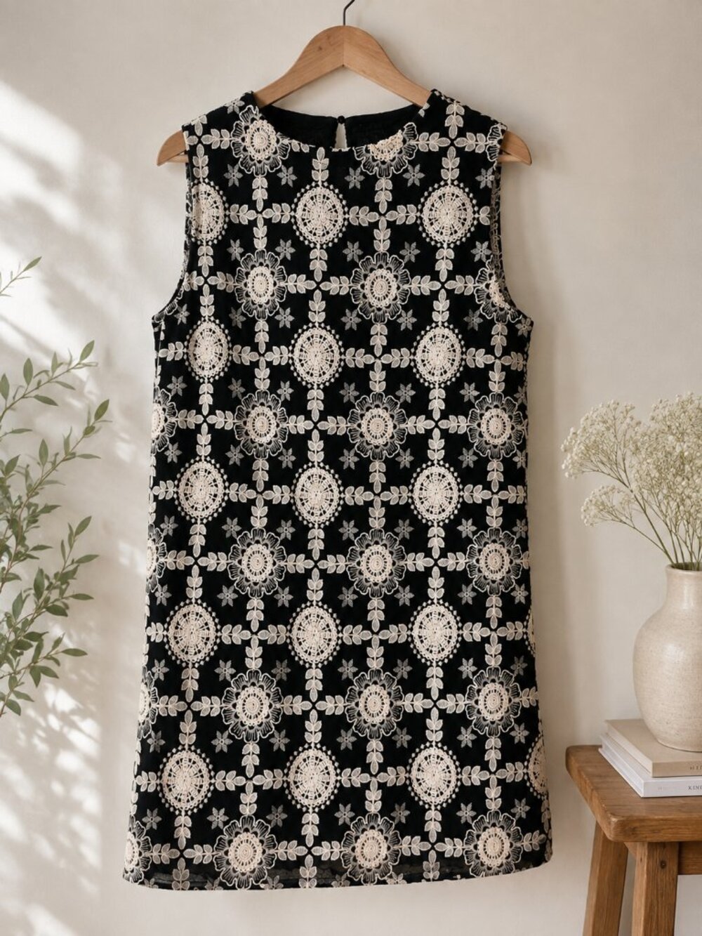 Commense Black Embroidered Shift Dress Size L NWT